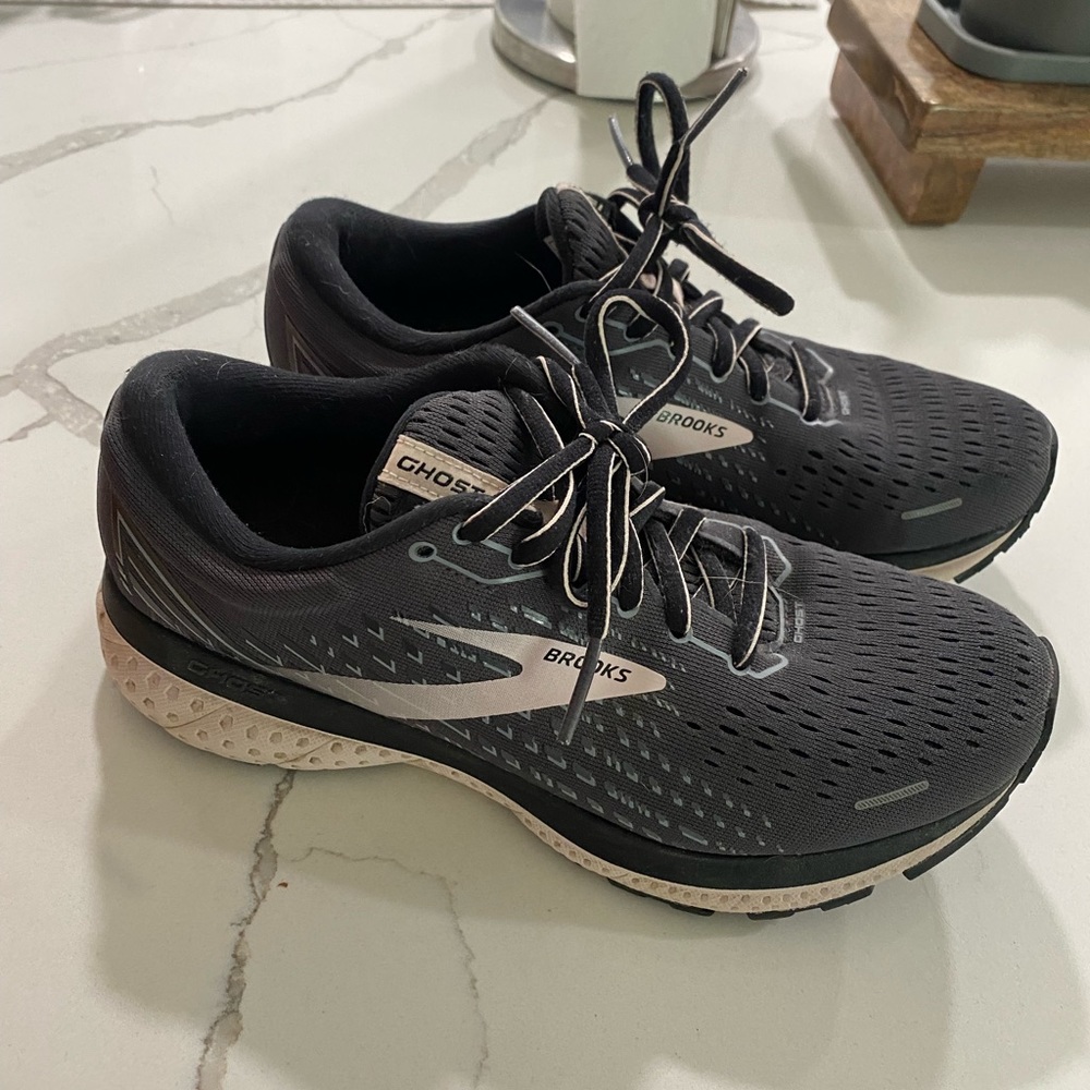 Brooks Ghost Running Shoes- size 7.5 W